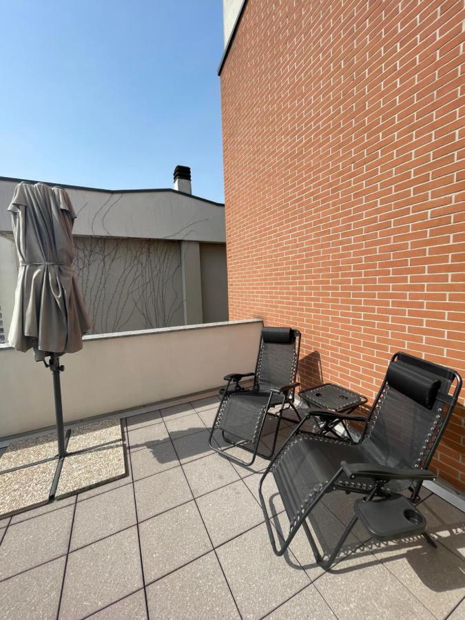 Elegant Apartment In Milan With Panoramic Terrace Ngoại thất bức ảnh