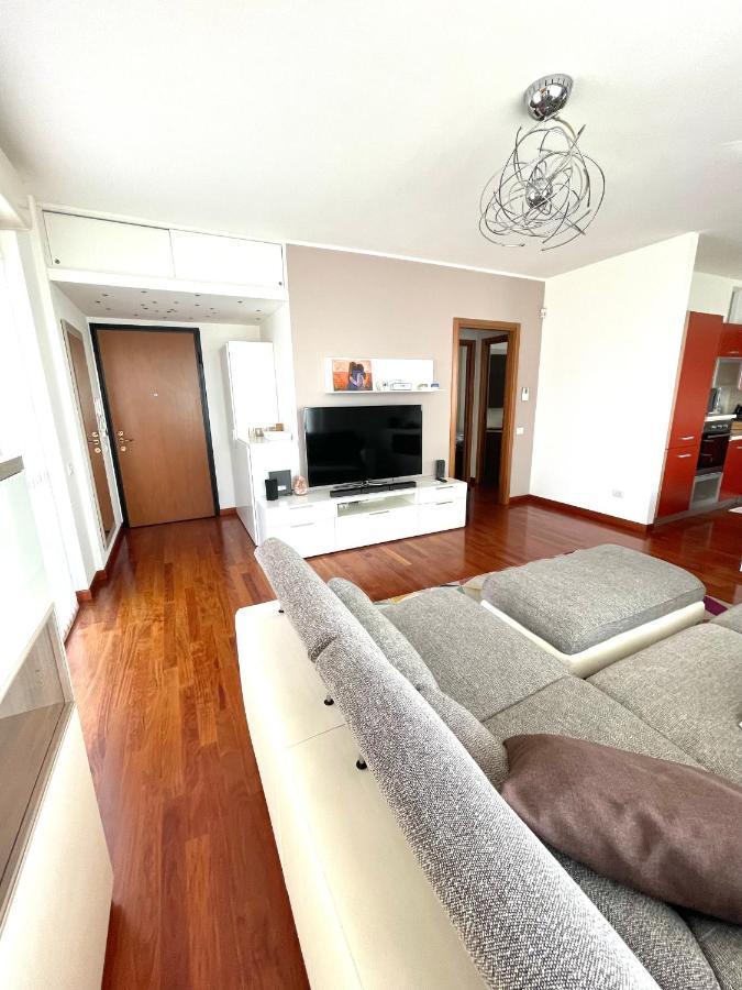 Elegant Apartment In Milan With Panoramic Terrace Ngoại thất bức ảnh